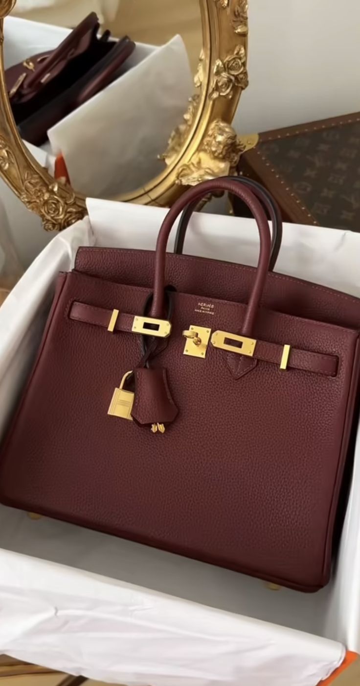 30 Years of Handcrafting Luxury Leather Bags — Direct from Our Certified Factory