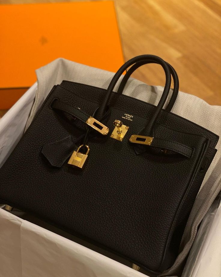 30 Years of Handcrafting Luxury Leather Bags — Direct from Our Certified Factory